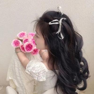 三女性